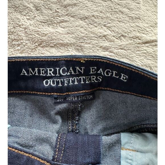 American Eagle AEO Denim X4 Hi-Rise shortie Size 8 - Picture 3 of 6